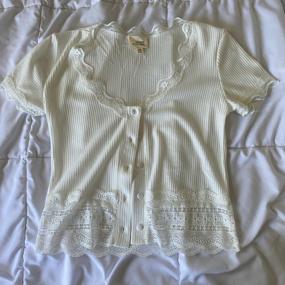NWOT white button top